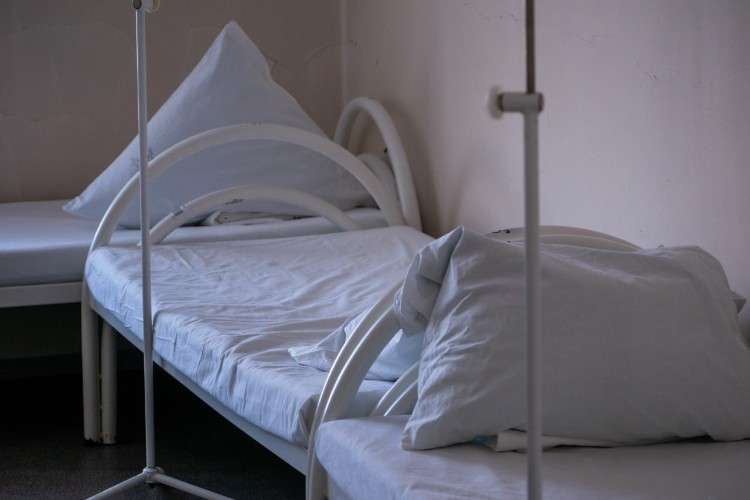 Больничная кровать