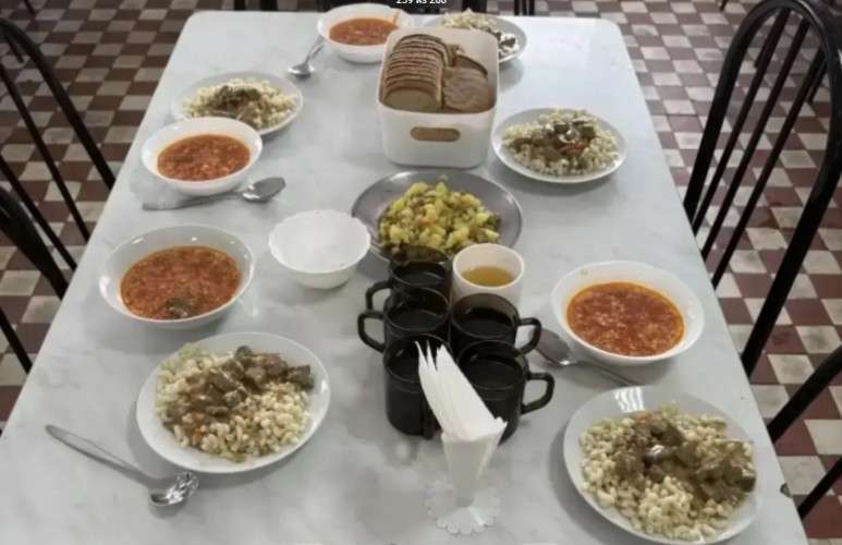 Накрытый стол