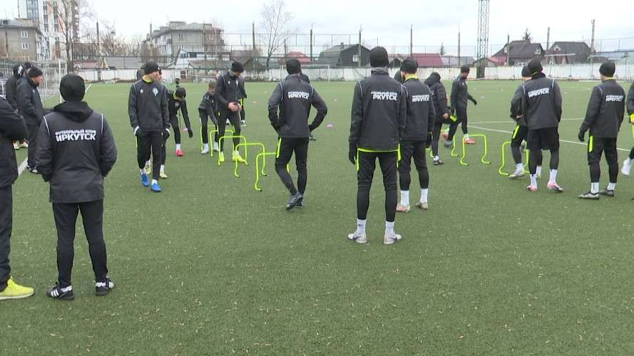 футболисты