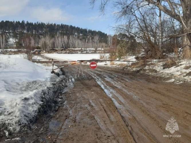Ещё 4 ледовые переправы закрыли на севере Иркутской области