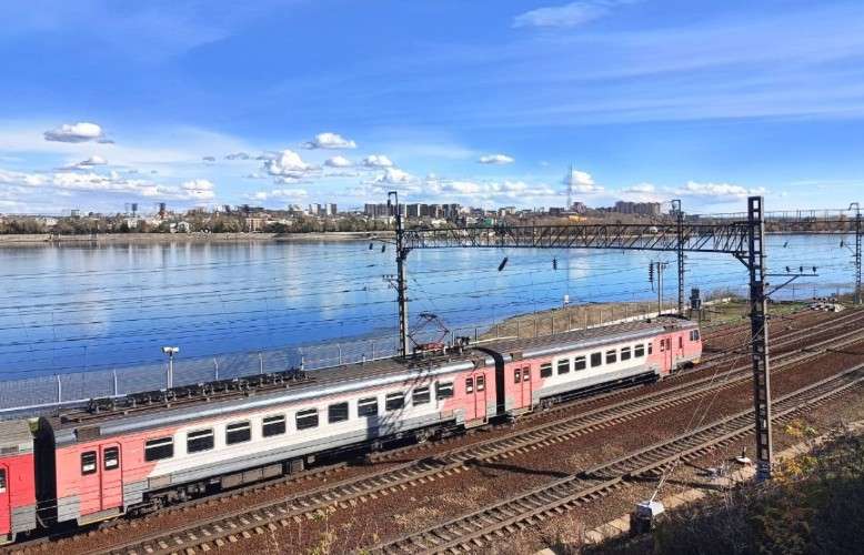 Поезд на станции в Иркутске