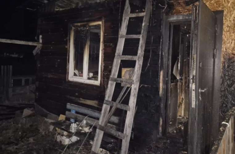 пожар, пепелище, дом