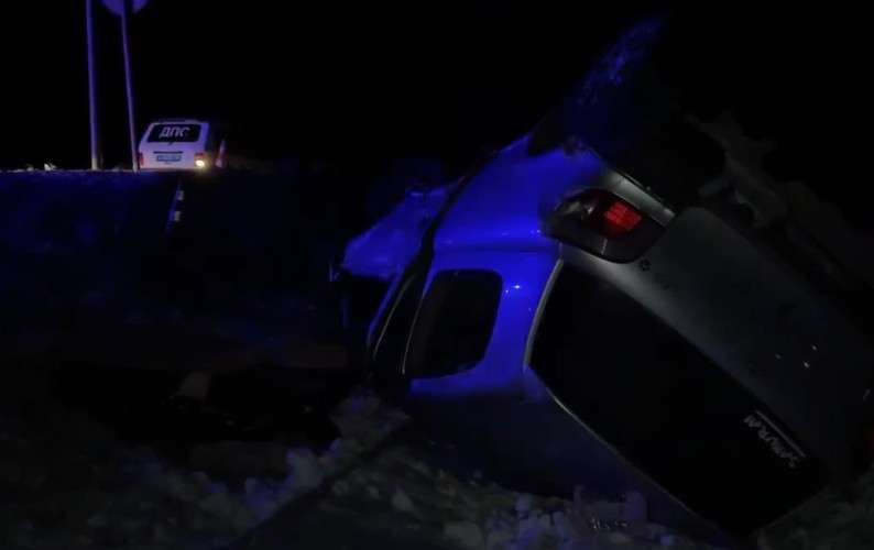 Водитель «Тойоты» погиб после съезда с трассы и опрокидывания в Черемховском районе