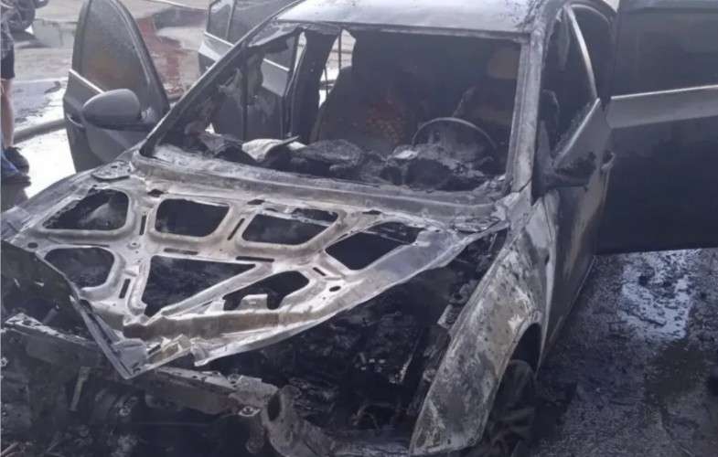 Сгоревший автомобиль