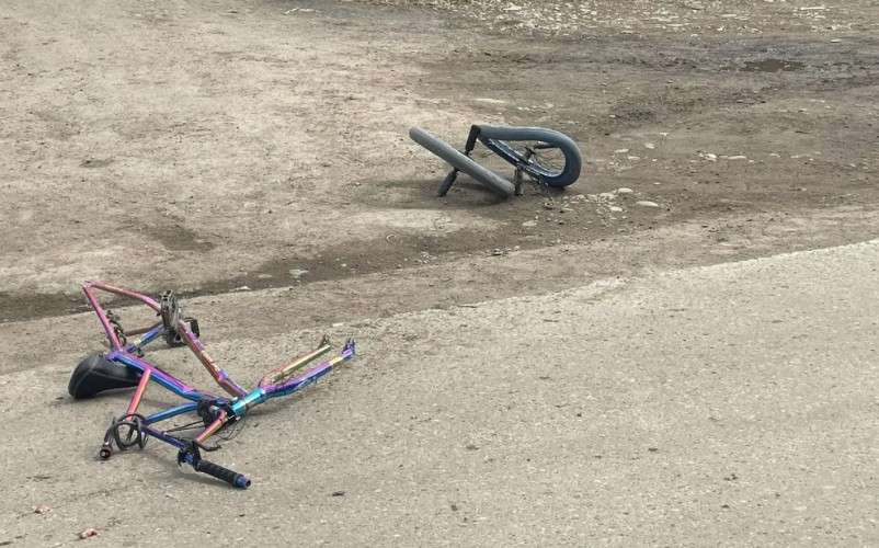 Грузовик насмерть сбил 10-летнего мальчика на велосипеде в Шелеховском районе