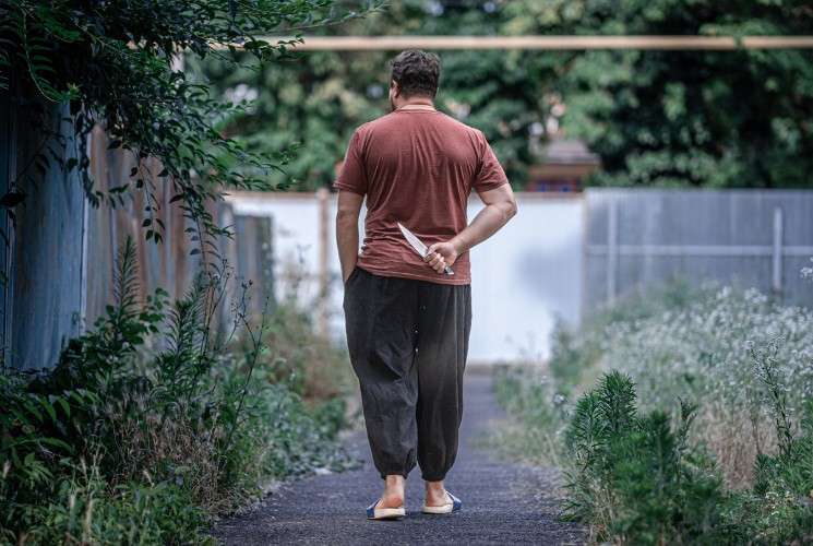 Ангачанина будут судить за хулиганство с ножом на набережной