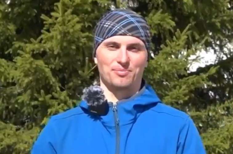 Один из спасателей-альпинистов