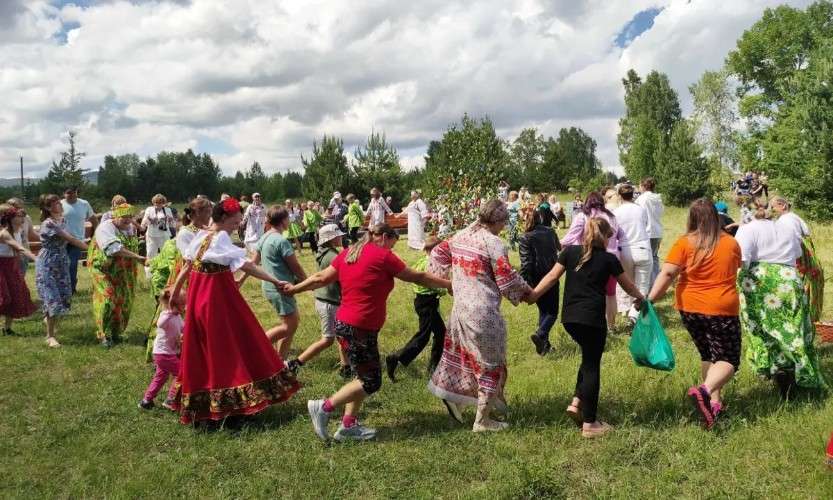 Праздничный хоровод
