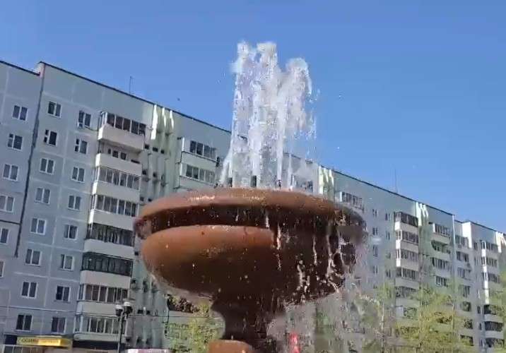 Фонтан на улице Слветской в Братске
