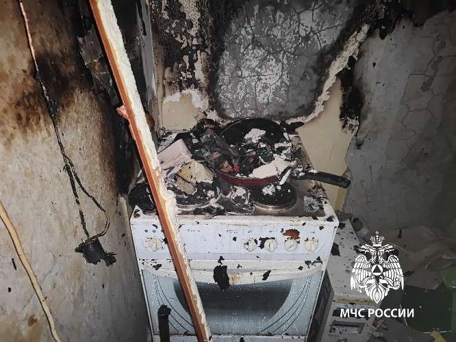 В Братске мужчина устроил пожар, оставив обед на плите