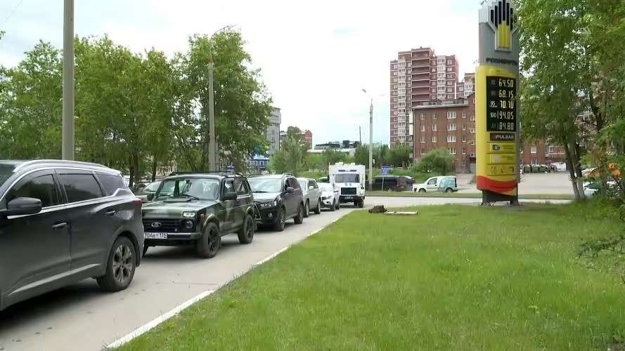 Очередь у АЗС в Иркутске