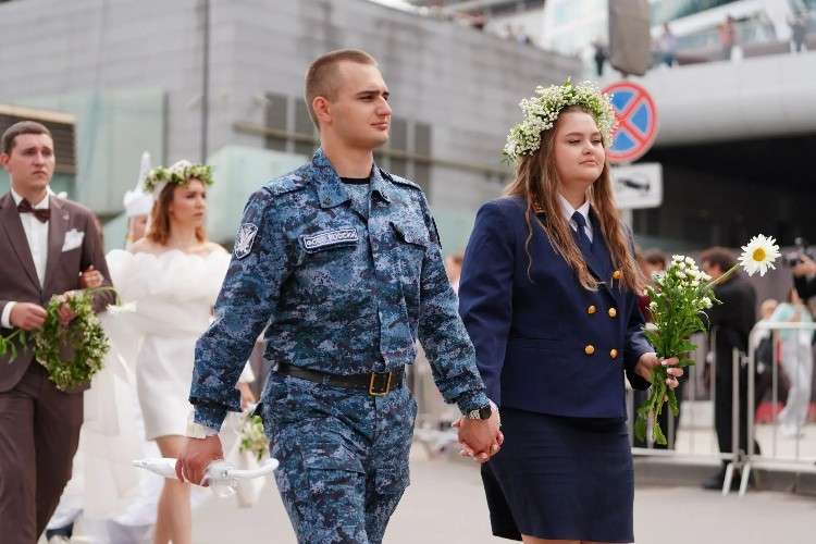 Молодожёны