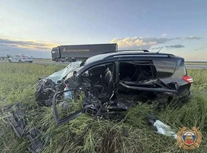 Грудной ребёнок и её сестра пострадали в лобовом ДТП на трассе в Усольском районе