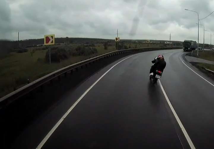 За секунду до аварии