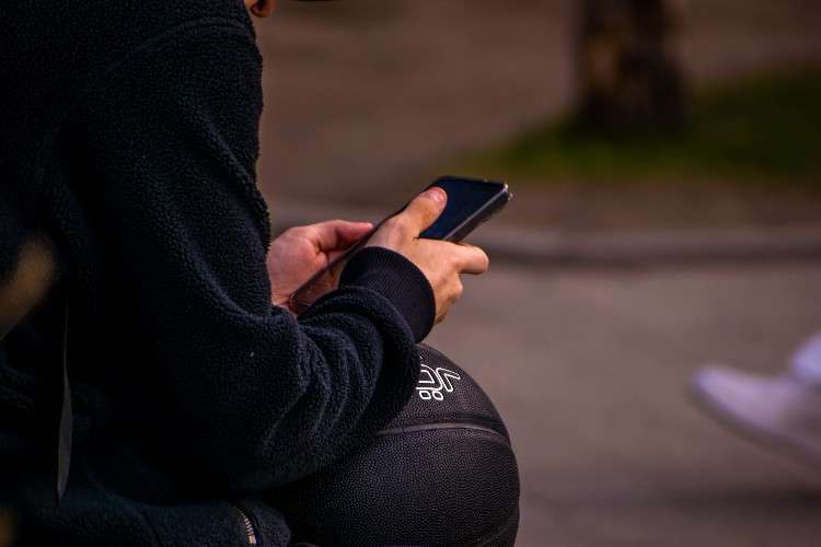 Смартфон в руках