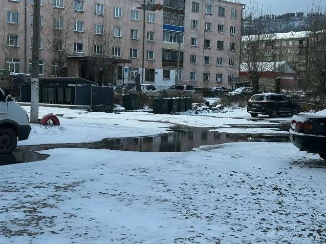 Лужа во дворе