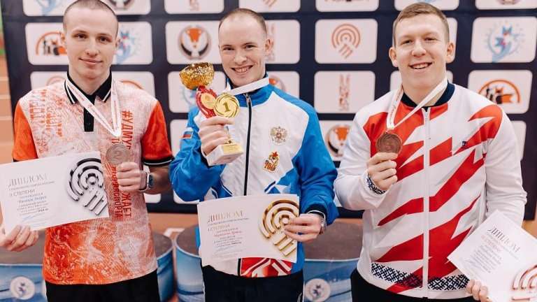 Золото и серебро завоевал иркутянин Артём Черноусов на этапе Кубка России по пулевой стрельбе