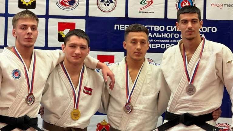 12 медалей завоевали дзюдоисты Иркутской области на первенстве Сибири