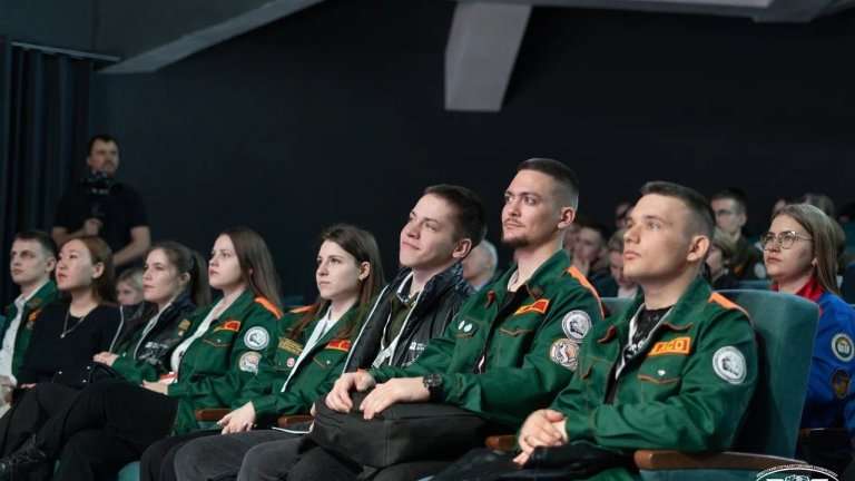 Представители 18 регионов стали участниками школы командиров студотрядов проводников и строителей в Иркутске