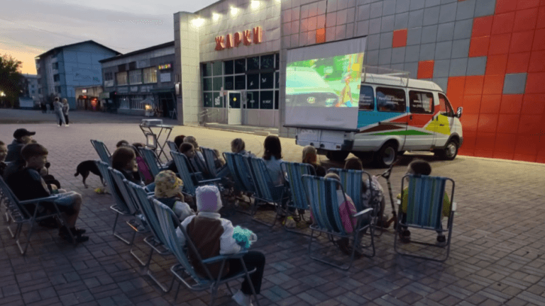 Проект «Летний кинотеатр» стартовал в Приангарье