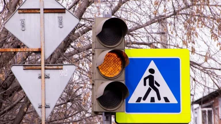 Светофор отключили на пересечении 2-ой Железнодорожной и Маяковского в Иркутске