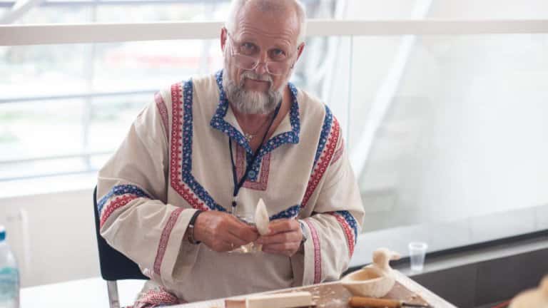 Народных мастеров из Приангарья назвали лучшими ремесленниками страны