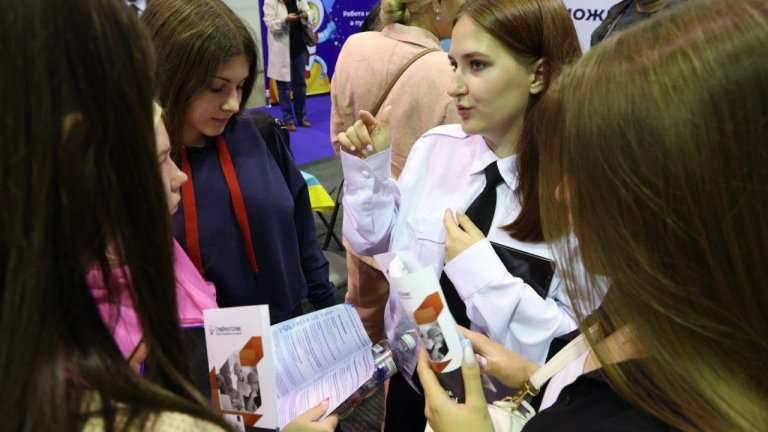 Более 150 вакансий в разных сферах предложат молодёжи Иркутска