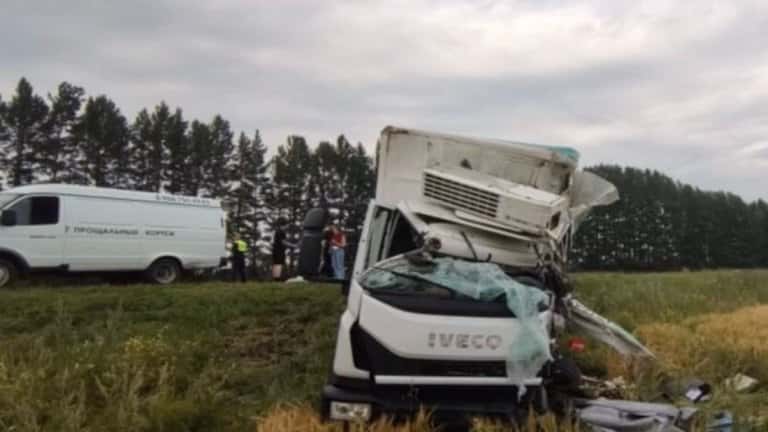 В Тулуне в аварии с двумя грузовиками погиб 36-летний мужчина