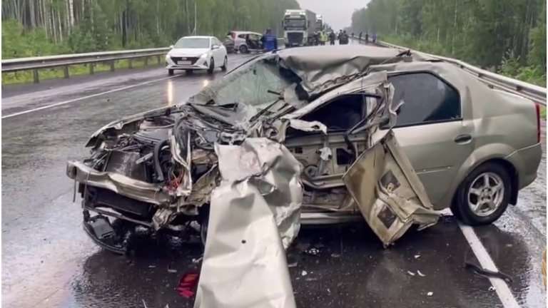 Выезд на «встречку» стал причиной массового ДТП в Тайшетском районе