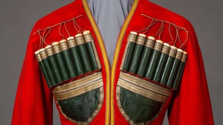 Одежду, оружие и награды казаков привезли из Москвы на иркутскую выставку