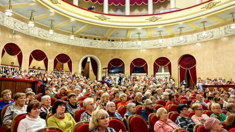 Праздничные мероприятия в честь Дня пожилого человека прошли в Ангарске