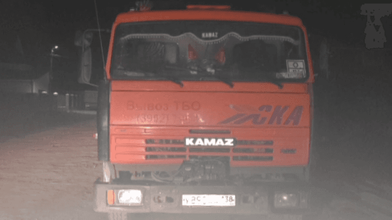 Шестилетний мальчик на велосипеде попал под колёса КамАЗа в Осинском районе