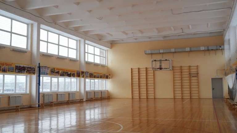 9 школьных спортзалов отремонтируют летом в Иркутской области