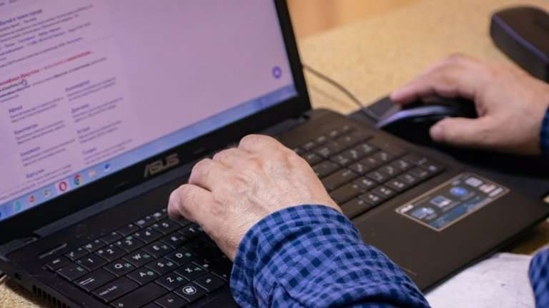 Мошенники создали фейковый аккаунт мэра Усть-Кутского района