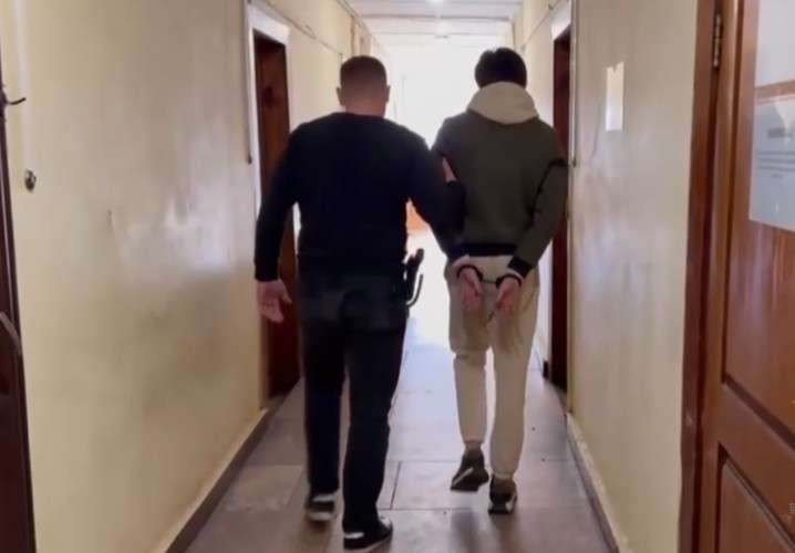 Жителя Тюмени в Иркутске под угрозой ножа вынудили оформить кредит на 400 тыс. рублей