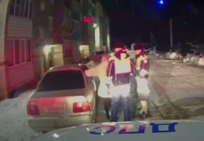 Пьяную автомобилистку с маленьким ребёнком в салоне задержали в Тайшете