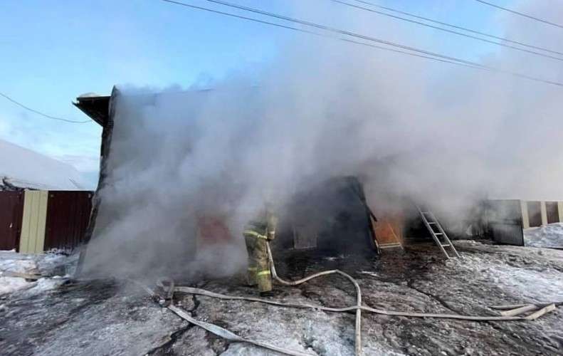 Гараж площадью 180 квадратных метров сгорел в Тайшетском районе
