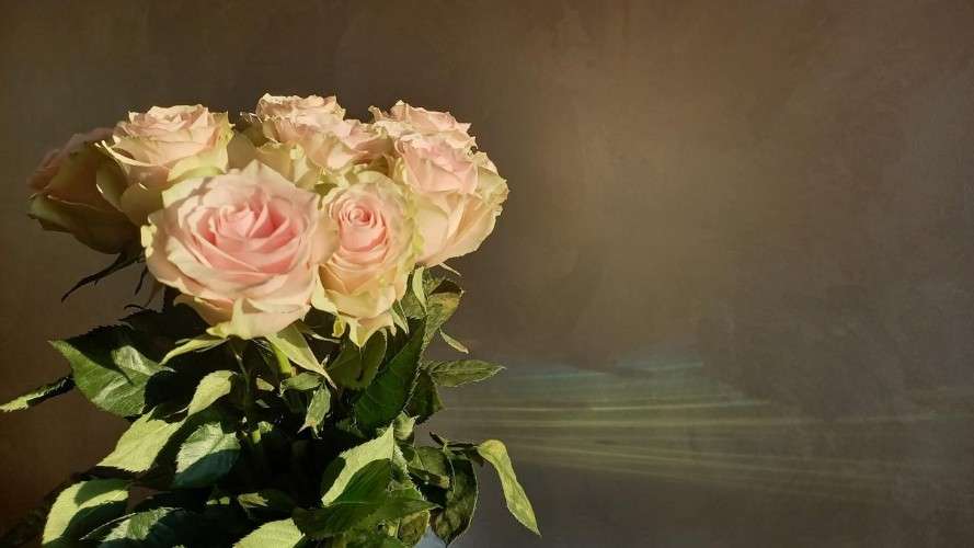 Жителям Приангарья рассказали, как выбрать букет к 8 Марта