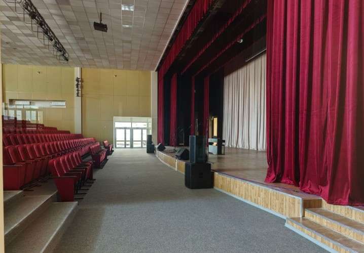 Сцена в школе