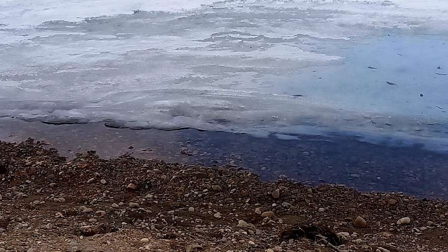 Лёд на реке