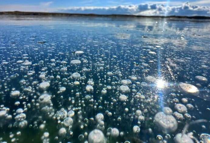 Лёд на Байкале