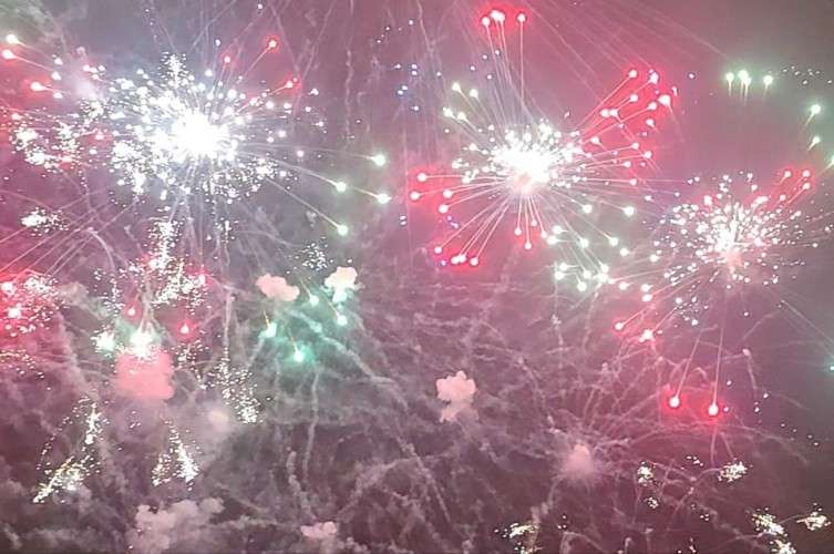 салют в небе