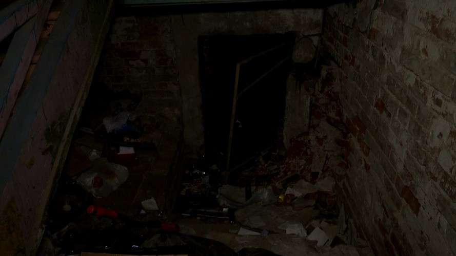 Подвал топит