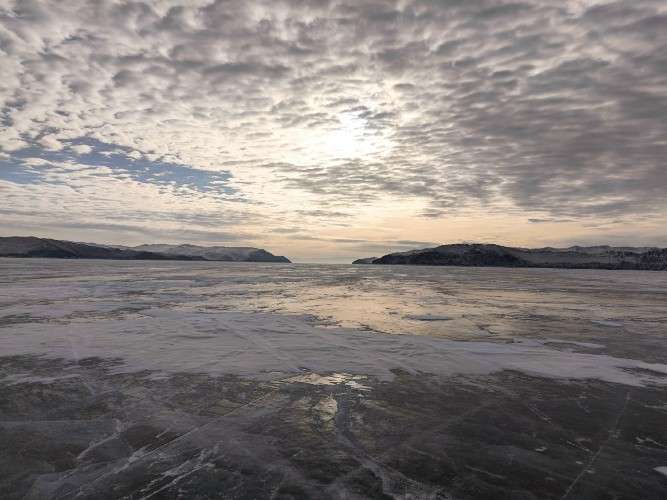 Лёд Байкала