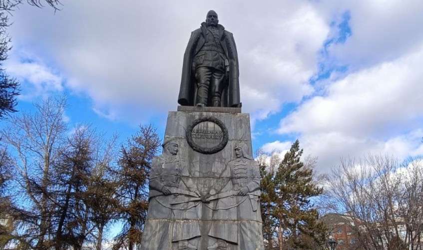 Памятник Колчаку в Иркутске