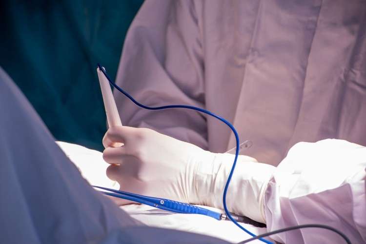 Врачи в опреационной