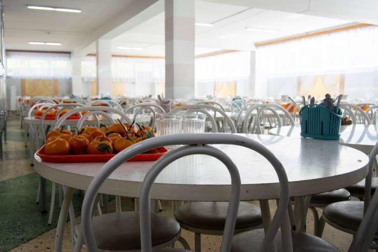 Школьная столовая