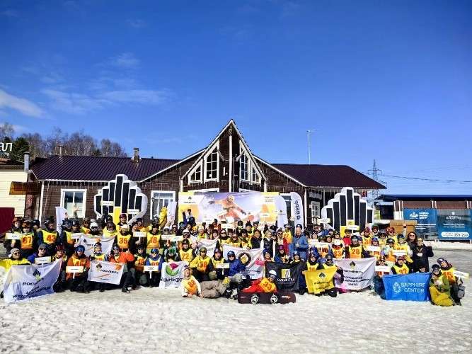 общая фотография горнолыжников в Байкальской