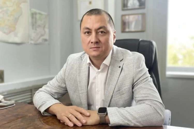 А. Лим