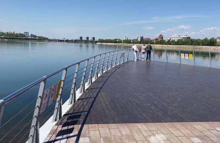 Терраса в виде палубы в Иркутске